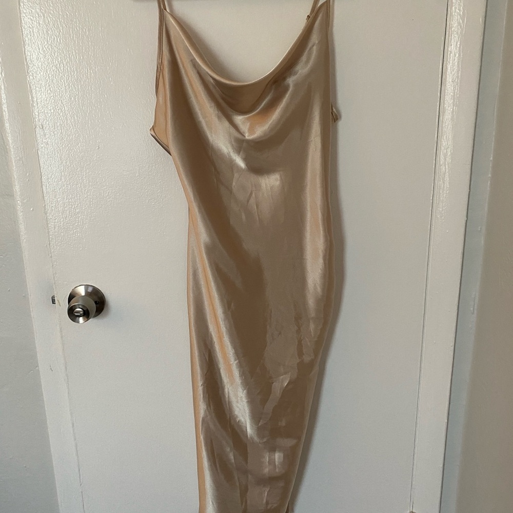 Bebe Satin Dress in Cream